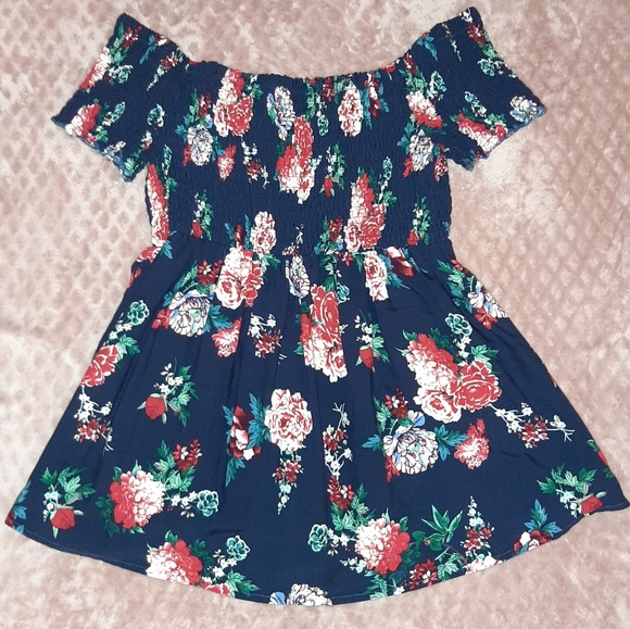 NWOT ⚘ Rue21 Plus Top - Picture 3 of 4